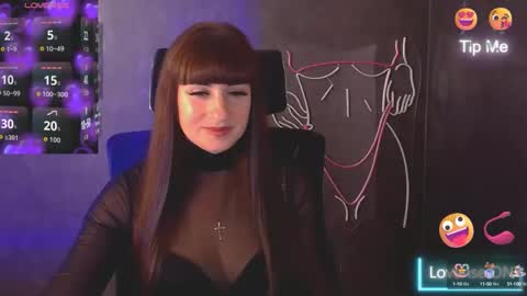 Snapshot of karolina_mia chatting on 10.12.25 Caroline online show from 10.12.25