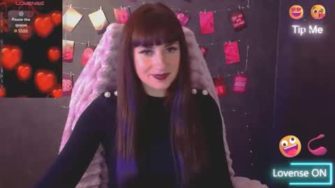 Snapshot of karolina_mia chatting on 10.23.25 Caroline online show from 10.23.25