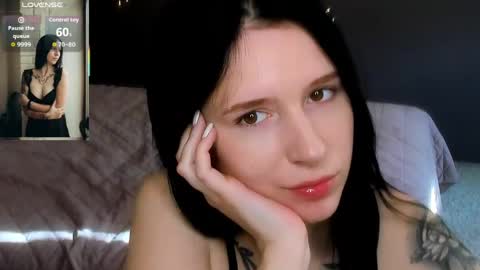 Karolina online show from 04.17.26