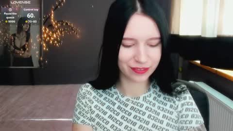 Karolina online show from 04.25.26