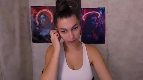 Karolina online show from 09.18.25