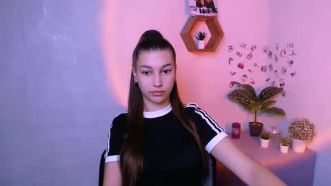 Karolina online show from 09.30.25