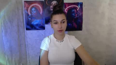 Karolina online show from 10.17.25
