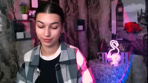 Karolina online show from 10.21.25