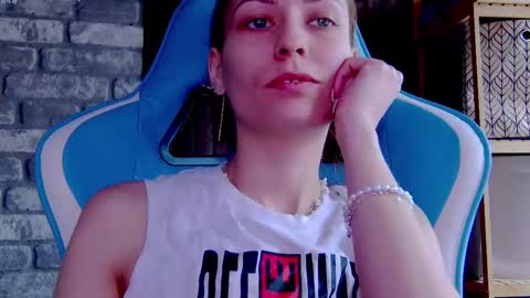 karoline121 online show from 03.01.25