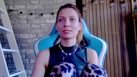 karoline121 online show from 03.05.25