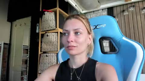 karoline121 online show from 09.24.25