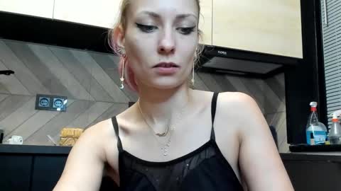 karoline121 online show from 11.25.25