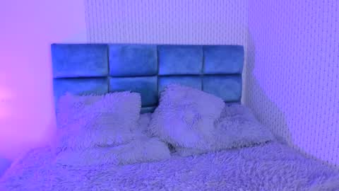 Snapshot of karoline_jones_ chatting on 12.23.24 Karoline online show from 12.23.24