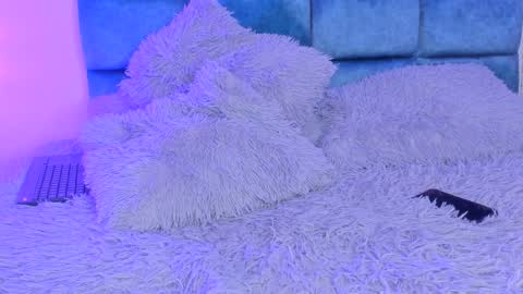 Snapshot of karoline_jones_ chatting on 12.30.24 Karoline online show from 12.30.24