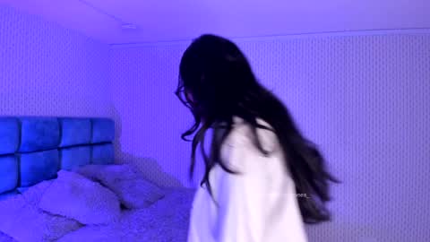 Snapshot of karoline_jones_ chatting on 02.01.25 Karoline online show from 02.01.25