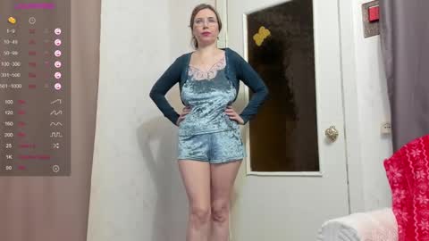 Snapshot of karolinecher chatting on 12.05.24 Karoline online show from 12.05.24