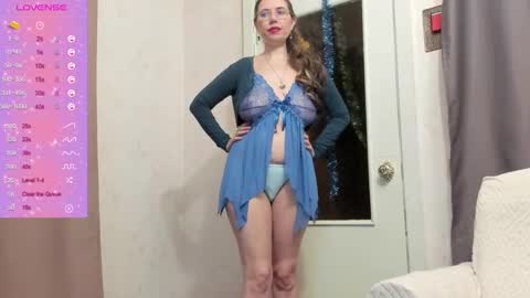 Snapshot of karolinecher chatting on 01.11.25 Karoline online show from 01.11.25