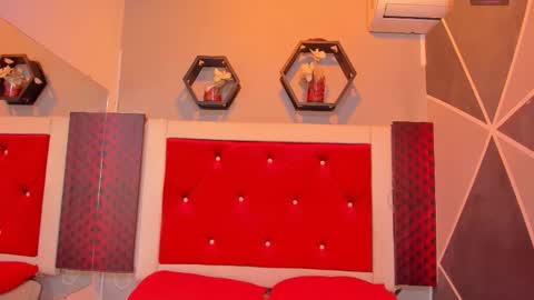 Karol online show from 10.18.25