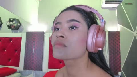 Karol online show from 04.27.26