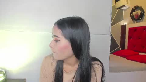 Snapshot of karoll014 chatting on 07.01.26 Karol online show from 07.01.26
