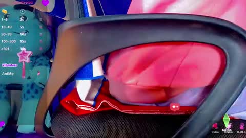 Snapshot of karoll_scoott chatting on 01.21.25 karol online show from 01.21.25