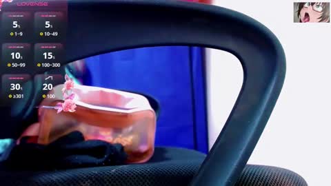 Snapshot of karoll_scoott chatting on 02.01.25 karol online show from 02.01.25