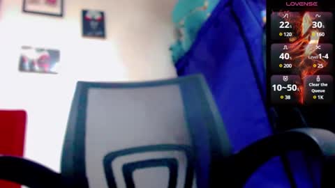 Snapshot of karoll_scoott chatting on 02.20.25 karol online show from 02.20.25