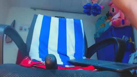 Snapshot of karoll_scoott chatting on 03.01.25 karol online show from 03.01.25