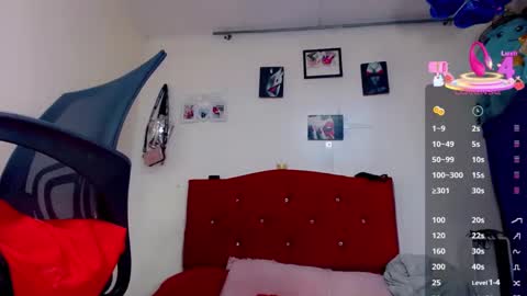 Snapshot of karoll_scoott chatting on 03.01.25 karol online show from 03.01.25