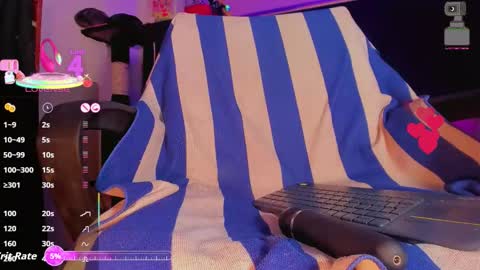 Snapshot of karoll_scoott chatting on 09.25.25 karol online show from 09.25.25