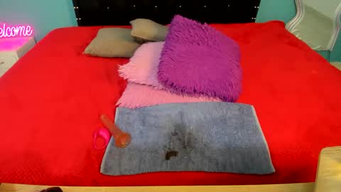 Karoll online show from 12.18.24