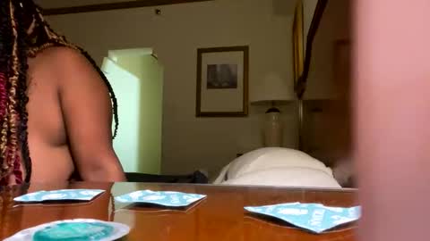 Snapshot of kasino08 chatting on 10.31.25 supercalifragilisticexpialidocious online show from 10.31.25