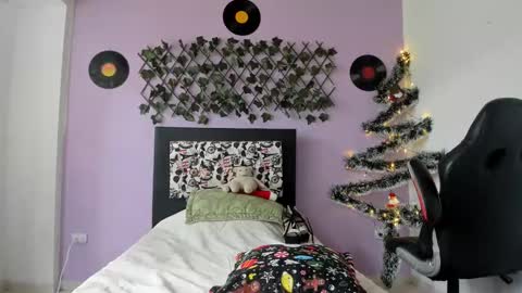 kassandra james online show from 01.03.25