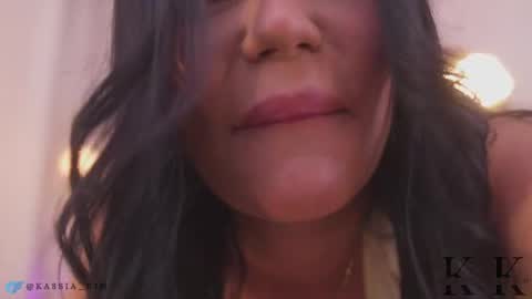 Snapshot of kassia_kim chatting on 04.22.26 Kassia online show from 04.22.26