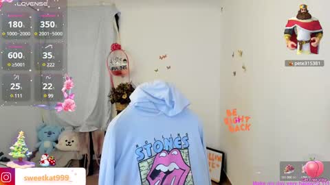 Snapshot of kat_ly_chan chatting on 12.24.24 Kat       online show from 12.24.24