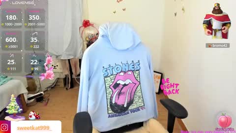 Snapshot of kat_ly_chan chatting on 12.28.24 Kat       online show from 12.28.24