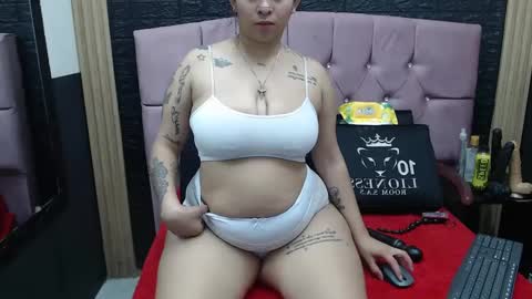 katalella_22 online show from 09.20.25