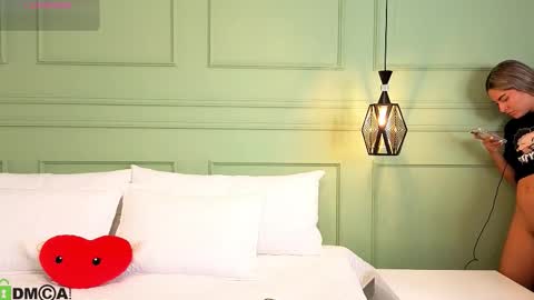 Snapshot of kataliina_18 chatting on 02.04.26 Kat online show from 02.04.26