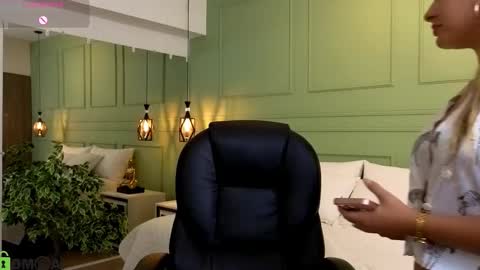 Snapshot of kataliina_18 chatting on 02.18.26 Kat online show from 02.18.26