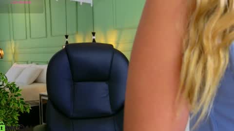 Snapshot of kataliina_18 chatting on 03.04.26 Kat online show from 03.04.26