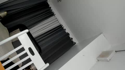 Snapshot of katalinahugecumxx chatting on 11.13.25 katalinahugecumxx online show from 11.13.25