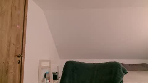 Snapshot of katalleya28 chatting on 04.14.26 Katalleya online show from 04.14.26