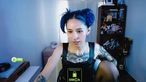 Snapshot of katara_a chatting on 12.13.24 Maca online show from 12.13.24