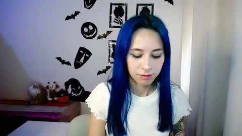 Snapshot of katara_a chatting on 10.17.25 Maca online show from 10.17.25