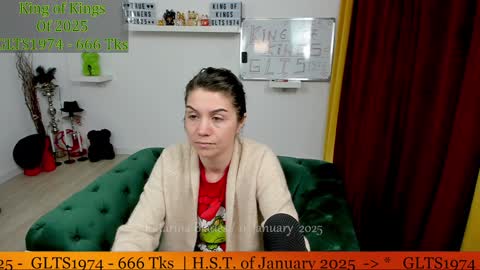 Snapshot of katarina_blades chatting on 01.12.25 online show from 01.12.25