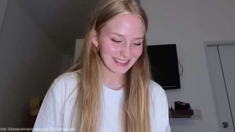 Snapshot of katcontrol chatting on 10.28.25 katcontrol online show from 10.28.25