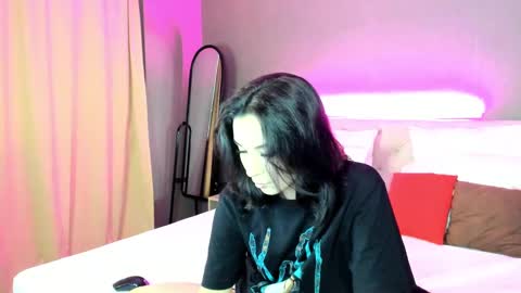 Snapshot of kate_evel chatting on 12.22.24 kate evel online show from 12.22.24