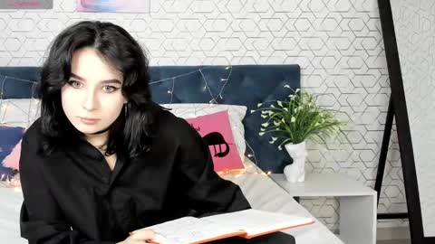 Snapshot of kate_evel chatting on 02.21.25 kate evel online show from 02.21.25