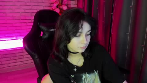 Snapshot of kate_evel chatting on 02.25.25 kate evel online show from 02.25.25