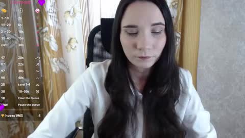 Snapshot of katecrash chatting on 03.10.25 YourKate online show from 03.10.25