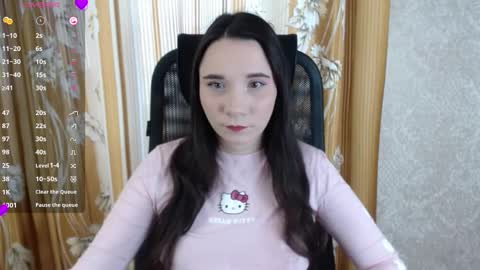 Snapshot of katecrash chatting on 03.11.25 YourKate online show from 03.11.25