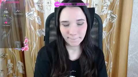 Snapshot of katecrash chatting on 12.16.25 YourKate online show from 12.16.25