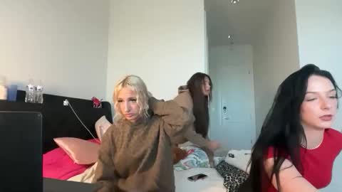 Snapshot of kateharperr chatting on 11.19.25 kateharperr online show from 11.19.25