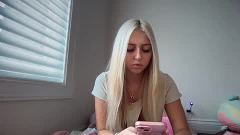 Snapshot of kateharperr chatting on 12.22.25 kateharperr online show from 12.22.25